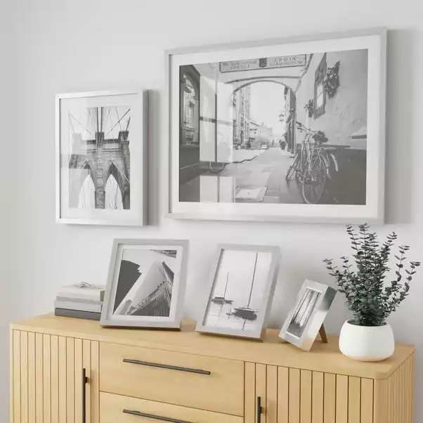 Dunelm Essentials Box Frame 8" X 6" (20cm X 16cm) Silver 5 Dunelm Essentials Box Frame 8" X 6" (20cm X 16cm) Silver - Image 3