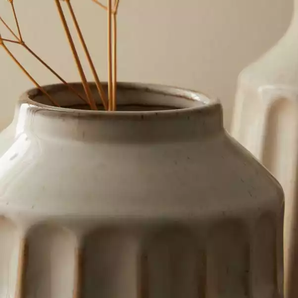 Dunelm Concave Vase Cream 12cm 4 Dunelm Concave Vase Cream 12cm - Image 2