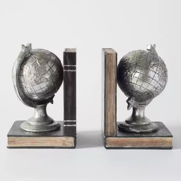 Cedar & Sage Broomfield Pair Of Globe Bookends 4 Cedar & Sage Broomfield Pair Of Globe Bookends - Image 2